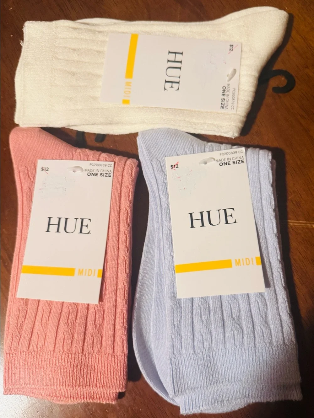 HUE Women's Silk Blend Cable Crew Socks 3 Pairs - Cream, Light Blue, Pink